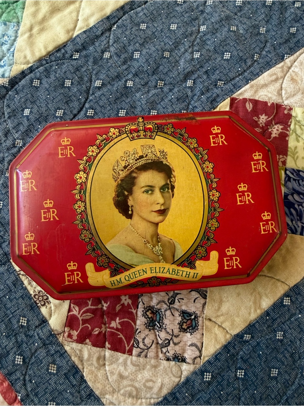 Red Decorative Commemorative Tin Box - Queen Elizabeth II Portrait